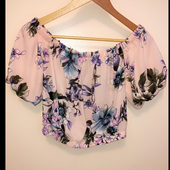 Forever 21 Tops - Light pink Off the shoulder flower top